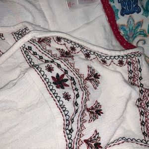 White Sleeveless Floral Embroided Top